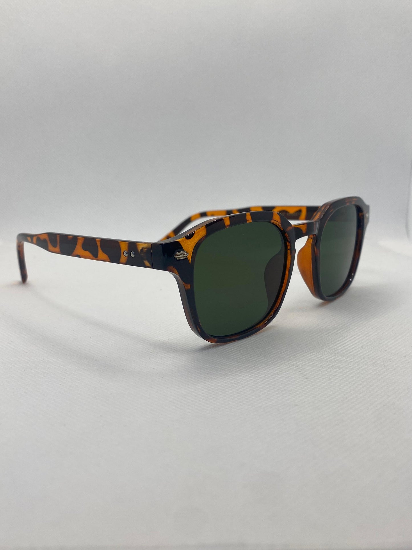 ClassicSophisti Shades