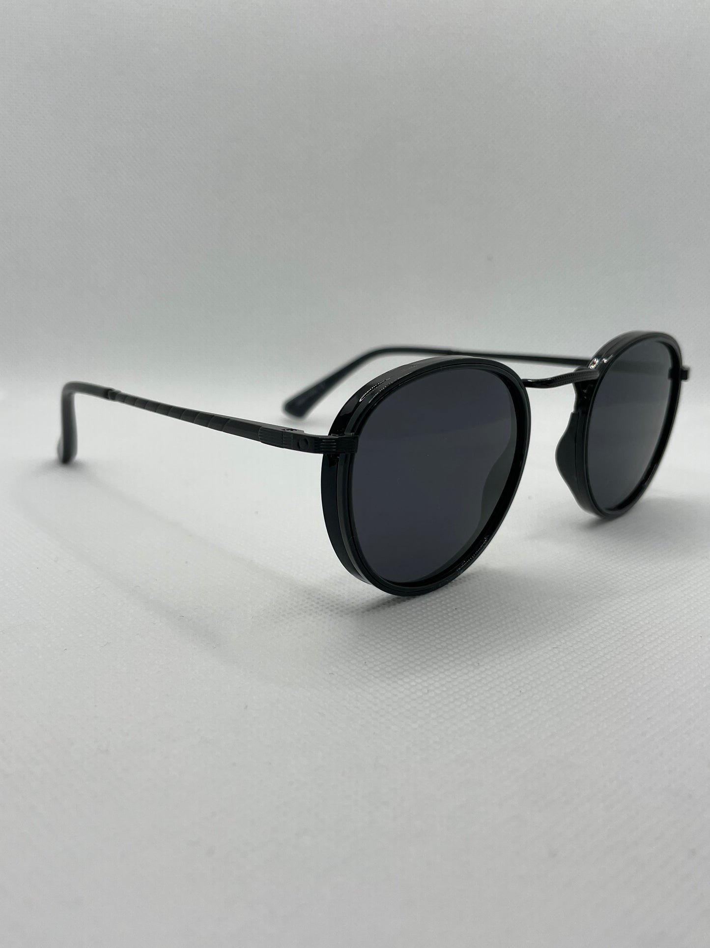 IconicView Shades