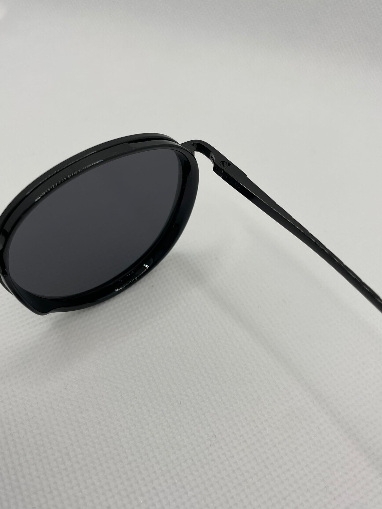 IconicView Shades