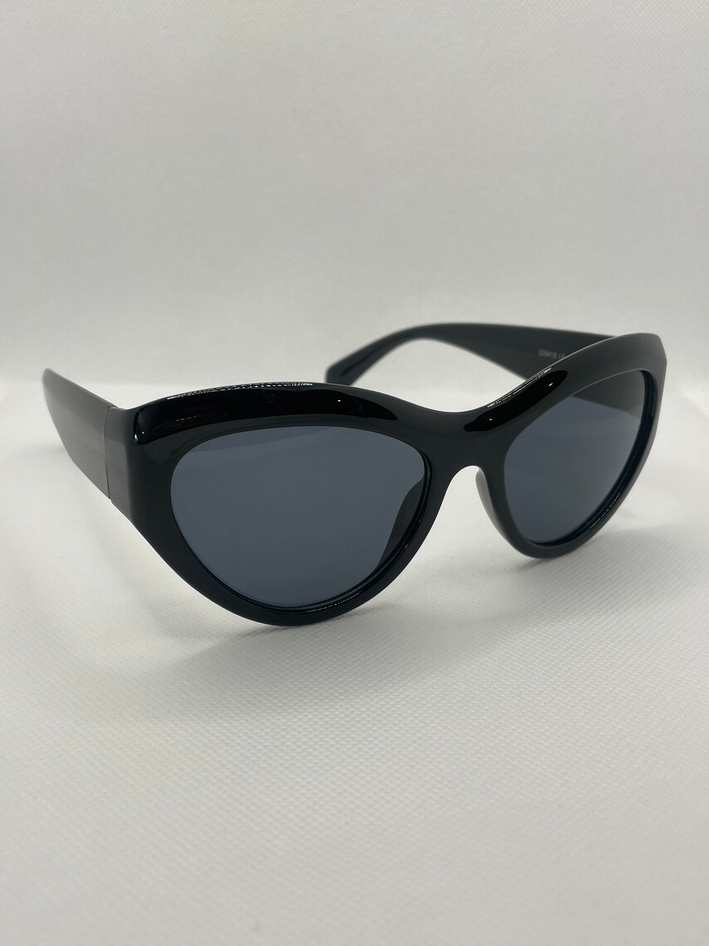 Bold frame sunglasses